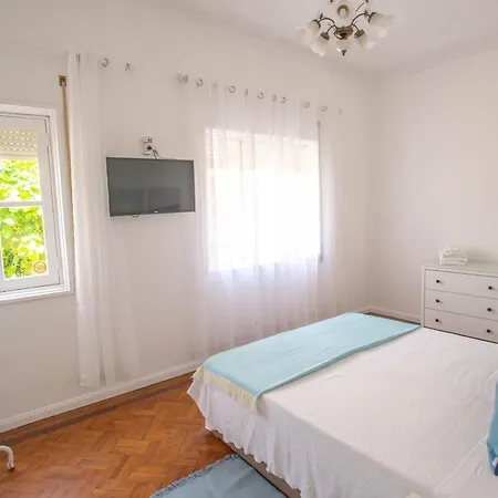 Hostal Flores