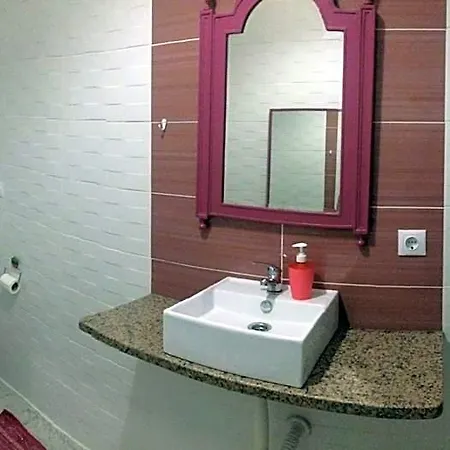 Flores Hostel *