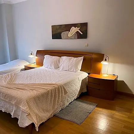 Flores Hostel *
