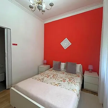 Flores Hostel *